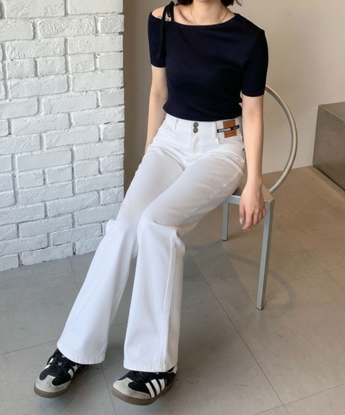 SHEPP(シープ)の「★春新色販売開始★【累計販売本数1万本! / お気に入り数4万人突破!】ダブルボタンでスタイルアップ♪ ダブルボタン パッチデザイン ハイウエスト ワイドストレートデニム(デニムパンツ・レディース・ブラック/サックスブルー/ブルー/ブルー系その他/ブラック系その他/アイボリー・S/M/L)」の13枚目の写真