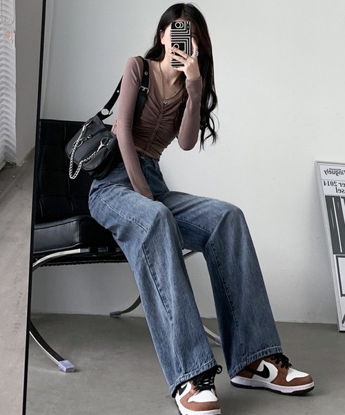 SHEPP(シープ)の「★春新色販売開始★【累計販売本数1万本! / お気に入り数4万人突破!】ダブルボタンでスタイルアップ♪ ダブルボタン パッチデザイン ハイウエスト ワイドストレートデニム(デニムパンツ・レディース・ブラック/サックスブルー/ブルー/ブルー系その他/ブラック系その他/アイボリー・S/M/L)」の18枚目の写真