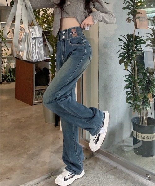 SHEPP(シープ)の「★春新色販売開始★【累計販売本数1万本! / お気に入り数4万人突破!】ダブルボタンでスタイルアップ♪ ダブルボタン パッチデザイン ハイウエスト ワイドストレートデニム(デニムパンツ・レディース・ブラック/サックスブルー/ブルー/ブルー系その他/ブラック系その他/アイボリー・S/M/L)」の19枚目の写真