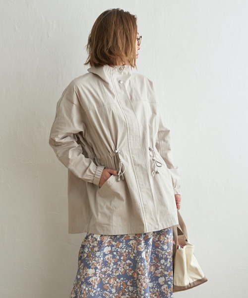 LBC（エルビーシー）の「スタンドネックミドルブルゾン（ブルゾン・レディース・ライトグレー/ライム/ネイビー・L/M）」の2枚目の写真