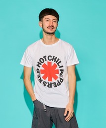 MUSIC TEE（ミュージックティー）の「R.H.C.P.“RED ASTERISK”/レッド ホット チリ ペッパーズ "レッド アスタリスク”（Tシャツ/カットソー）」