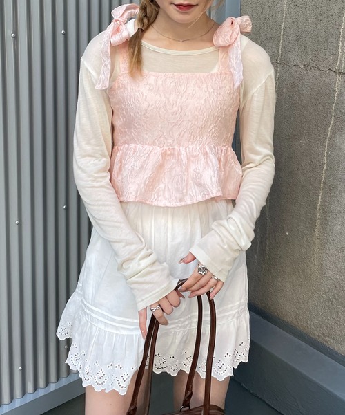 nomnom(ノムノム)の「【nomnom】ペプラム肩リボンジャガードキャミビスチェ(シャツ/ブラウス・レディース・ブルー/ブラック/ピンク・FREE)」の2枚目の写真
