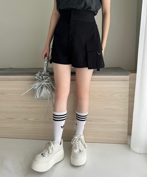 one after another NICE CLAUP（ワンアフターアナザーナイスクラップ）の「サイドポケット付きショートパンツ（その他パンツ・レディース・グレー/ブラック/アイボリー・FREE）」の9枚目の写真