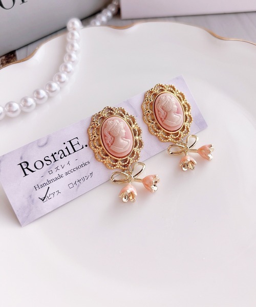tone(トーン)の「【RosraiE】レディカメオレース リボンフラワー ピアス(MA)(ピアス(両耳用)・レディース・ゴールド・FREE)」の2枚目の写真