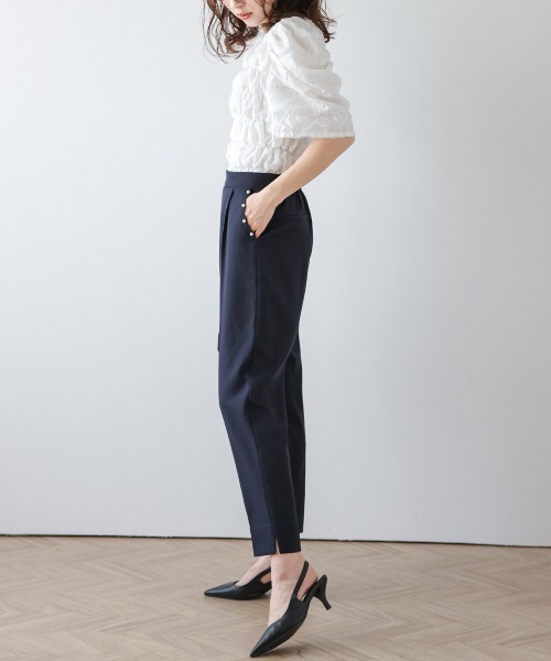 La-gemme(ラジェム)の「パールスカラップポケットテーパードパンツ(その他パンツ・レディース・ホワイト/ブラック/ネイビー/ベージュ・M/L)」の17枚目の写真