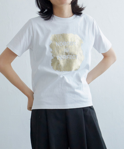 VENCEEXCHANGE(ヴァンスエクスチェンジ)の「ロゴ箔プリントコンパクトTシャツ(Tシャツ/カットソー・レディース・ゴールド/ブラック/シルバー・FREE)」の22枚目の写真