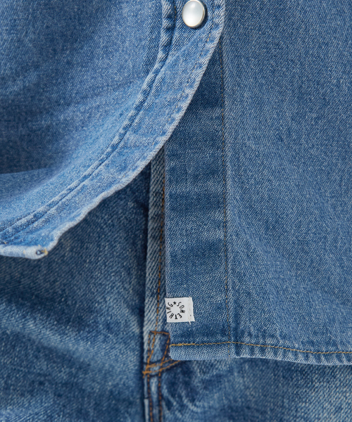 SOMETHING（サムシング）の「＜追加2＞【SOMETHING/サムシング】BIGフィット デニムシャツ / インディゴ / オーバーサイズ / レディース（シャツ/ブラウス・レディース・インディゴブルー・フリー）」の17枚目の写真