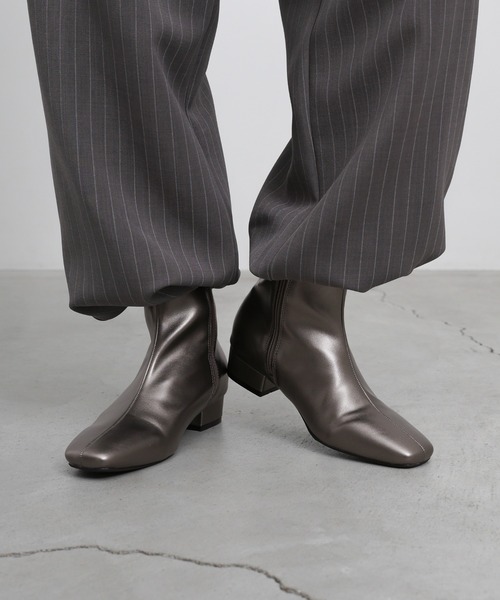 select MOCA(セレクトモカ)の「スクエアトゥローヒールブーツ(ブーツ・レディース・ブラック/シルバー/ブラック系その他・SMALL/MEDIUM/LARGE/X-LARGE)」の3枚目の写真