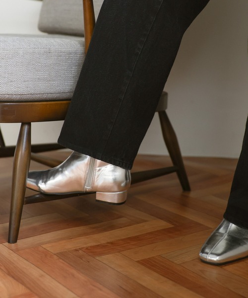 select MOCA(セレクトモカ)の「スクエアトゥローヒールブーツ(ブーツ・レディース・ブラック/シルバー/ブラック系その他・SMALL/MEDIUM/LARGE/X-LARGE)」の19枚目の写真