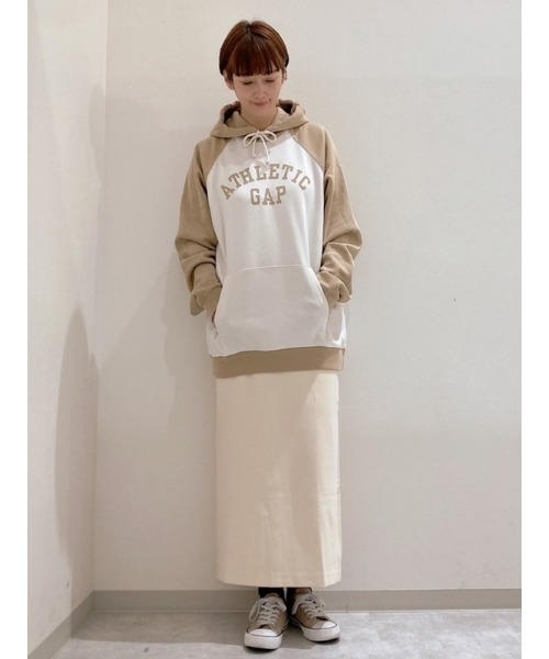 GAP（ギャップ）の「ポンチ ミディ ペンシルスカート（スカート・レディース・ベージュ/ブラック/ライトブラウン・6/4/00/0/2）」の15枚目の写真