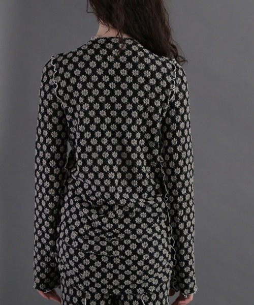 CREOLME(クレオルム)の「(CREOLME)シャーリングフラワートップス(Tシャツ/カットソー・レディース・ブラック/ホワイト系その他/レッド・FREE)」の12枚目の写真