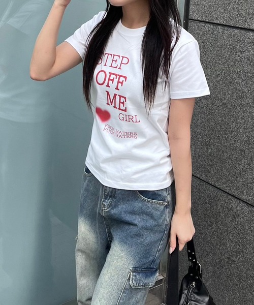fiere(フィエール)の「ショート丈ハートモチーフデザイン半袖Tシャツ(Tシャツ/カットソー・レディース・ホワイト・X-SMALL)」の1枚目の写真