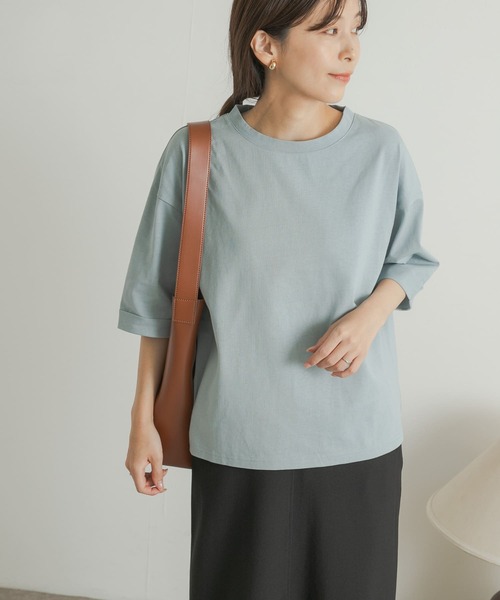 URBAN RESEARCH DOORS(アーバンリサーチドアーズ)の「『UR TECH』USAコットン5分袖ロールスリーブTシャツ(Tシャツ/カットソー・レディース・アイボリー/ライトブルー/オリーブ/ホワイト系その他・MEDIUM)」の4枚目の写真