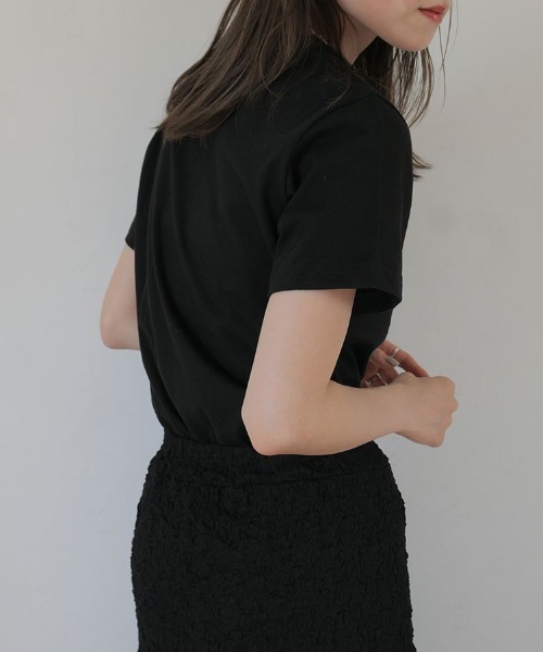 Reurie'(レウリィ)の「グラフィックプリントT/graphic print T 半袖 クルーネック フォトプリント 前面プリント モノクロ 大人カジュアル シンプル ベーシック ストリート 韓国 白 ホワイト 黒 ブラック(Tシャツ/カットソー・レディース・ブラック/ホワイト・FREE)」の7枚目の写真