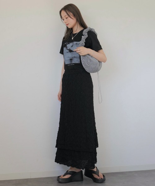 Reurie'(レウリィ)の「グラフィックプリントT/graphic print T 半袖 クルーネック フォトプリント 前面プリント モノクロ 大人カジュアル シンプル ベーシック ストリート 韓国 白 ホワイト 黒 ブラック(Tシャツ/カットソー・レディース・ブラック/ホワイト・FREE)」の6枚目の写真