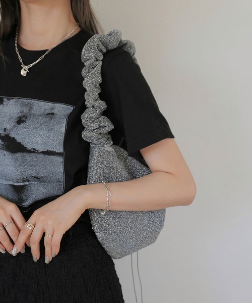 Reurie'(レウリィ)の「グラフィックプリントT/graphic print T 半袖 クルーネック フォトプリント 前面プリント モノクロ 大人カジュアル シンプル ベーシック ストリート 韓国 白 ホワイト 黒 ブラック(Tシャツ/カットソー・レディース・ブラック/ホワイト・FREE)」の15枚目の写真