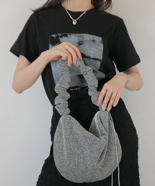 Reurie'(レウリィ)の「グラフィックプリントT/graphic print T 半袖 クルーネック フォトプリント 前面プリント モノクロ 大人カジュアル シンプル ベーシック ストリート 韓国 白 ホワイト 黒 ブラック(Tシャツ/カットソー・レディース・ブラック/ホワイト・FREE)」の14枚目の写真