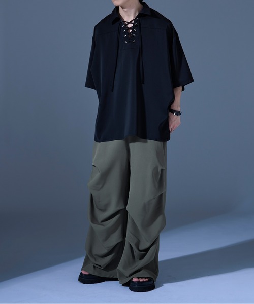 Ellno Loset(エルノロゼット)の「レースアップスキッパードレープシャツ(シャツ/ブラウス・メンズ・ブラック/ブルーグレー・LARGE/SMALL/MEDIUM)」の16枚目の写真