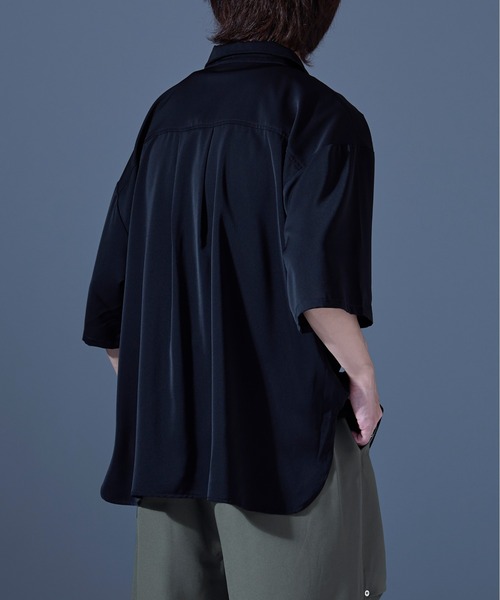 Ellno Loset(エルノロゼット)の「レースアップスキッパードレープシャツ(シャツ/ブラウス・メンズ・ブラック/ブルーグレー・LARGE/SMALL/MEDIUM)」の7枚目の写真
