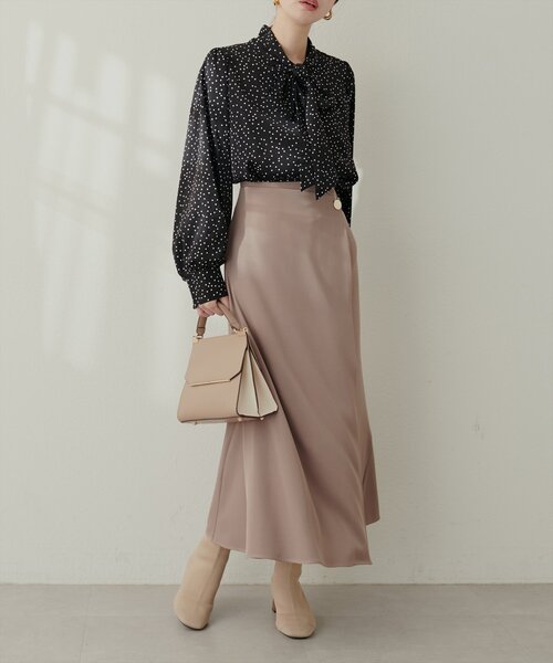natural couture(ナチュラルクチュール)の「【ako】シャーリングカフスBIGボータイブラウス(シャツ/ブラウス・レディース・ベージュ/ネイビー/その他1/その他2/オフホワイト・FREE)」の12枚目の写真