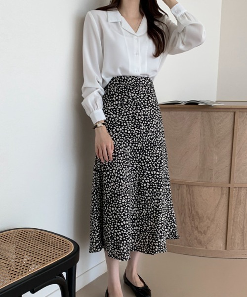 ECLIN（エクラン）の「開襟ボリュウーム袖シャツブラウス（シャツ/ブラウス・レディース・グレー/ブルー/ホワイト/ネイビー・M/L/XL）」の14枚目の写真