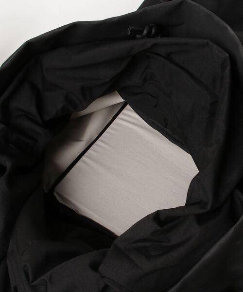 macromauro（マクロマウロ）の「【macromauro】 KAOS 2.0 BELT W&M Special Edition（バックパック/リュック・メンズ・ブラック・FREE）」の4枚目の写真