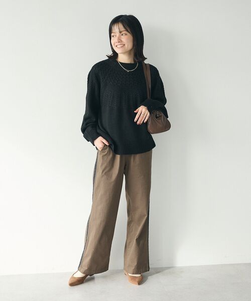 CRAFT STANDARD BOUTIQUE(クラフトスタンダードブティック)の「刺繍ライン入ツイルパンツ(チノパンツ・レディース・カーキ/チャコールグレー・M/L)」の16枚目の写真