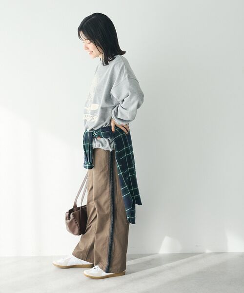 CRAFT STANDARD BOUTIQUE(クラフトスタンダードブティック)の「刺繍ライン入ツイルパンツ(チノパンツ・レディース・カーキ/チャコールグレー・M/L)」の19枚目の写真