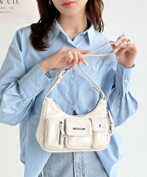 mily bilet(ミウィビレット)の「【mily bilet】コンパクトなのに収納力抜群!エナメルレザーデザインポケットハンドバッグ(ハンドバッグ・レディース・アイボリー/ブラック・ONE SIZE)」の3枚目の写真