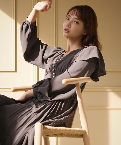 fifth（フィフス）の「フリルデザインパールボタンワンピース（ワンピース・レディース・ピンク/ブラック/チャコールグレー・M）」の4枚目の写真