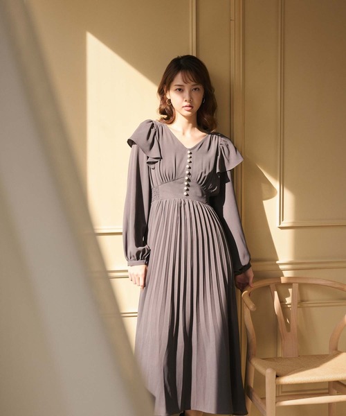 fifth（フィフス）の「フリルデザインパールボタンワンピース（ワンピース・レディース・ピンク/ブラック/チャコールグレー・M）」の5枚目の写真