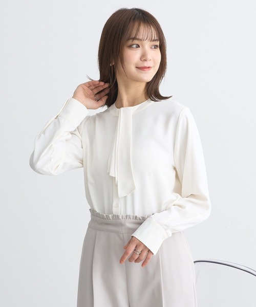 earth music&ecology(アースミュージックアンドエコロジー)の「2WAYボウタイブラウス(シャツ/ブラウス・レディース・オフホワイト/サックスブルー/ピンクベージュ/ドット・FREE)」の5枚目の写真