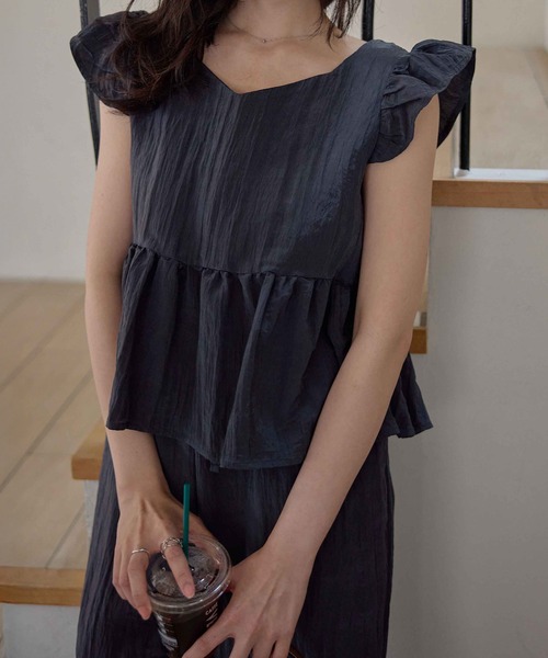 CHAN ME（チャンミ）の「ハートネックセットアップ（セットアップ・レディース・ブラック/ベージュ/ネイビー・MEDIUM/LARGE）」の10枚目の写真