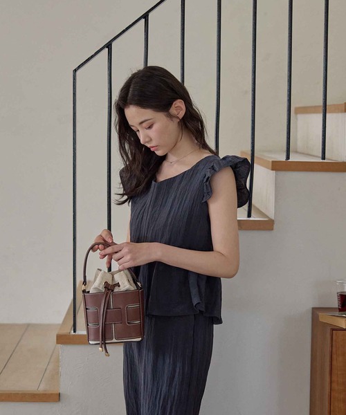 CHAN ME（チャンミ）の「ハートネックセットアップ（セットアップ・レディース・ブラック/ベージュ/ネイビー・MEDIUM/LARGE）」の6枚目の写真
