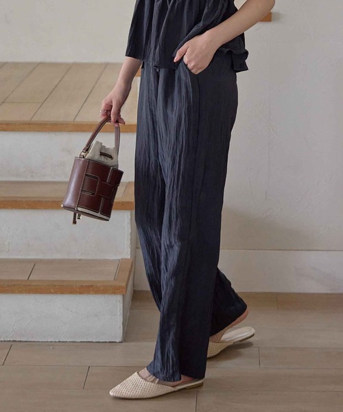 CHAN ME（チャンミ）の「ハートネックセットアップ（セットアップ・レディース・ブラック/ベージュ/ネイビー・MEDIUM/LARGE）」の9枚目の写真
