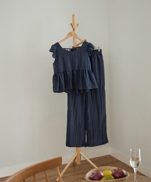 CHAN ME（チャンミ）の「ハートネックセットアップ（セットアップ・レディース・ブラック/ベージュ/ネイビー・MEDIUM/LARGE）」の12枚目の写真