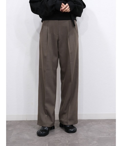 Reurie'（レウリィ）の「ダブルタックワイドストレートスラックス／double tuck wide straight slacks ロング丈 ベーシック きれいめ 大人カジュアル シンプル モード オフィスカジュアル（スラックス・レディース・アイボリー/ブラウン・S/M）」の5枚目の写真