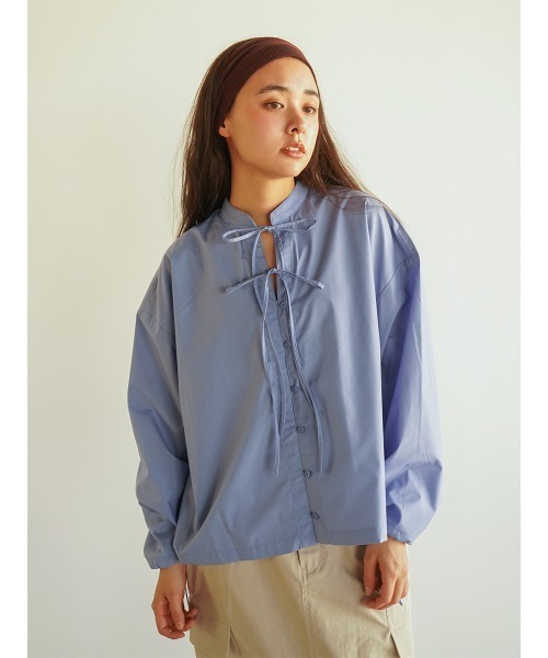 FIKA.(フィーカ)の「Ribbon skipper blouse(シャツ/ブラウス・レディース・ホワイト/ライトブルー・MEDIUM)」の2枚目の写真