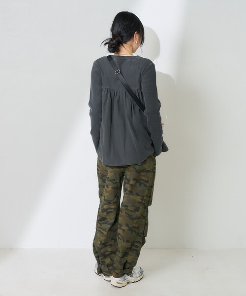 FREAK'S STORE（フリークスストア）の「アーミーリブ コンビ ピグメントロンT/ドッキングカットソー（Tシャツ/カットソー・レディース・パープル/ナチュラル/チャコールグレー・ﾌﾘ-）」の6枚目の写真