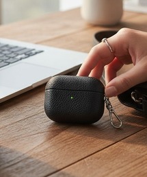 Fun & Daily（ファンアンドデイリー）の「PUレザーエアポッズケース AirPods Pro 2（ヘッドフォン/イヤホン・レディース）」