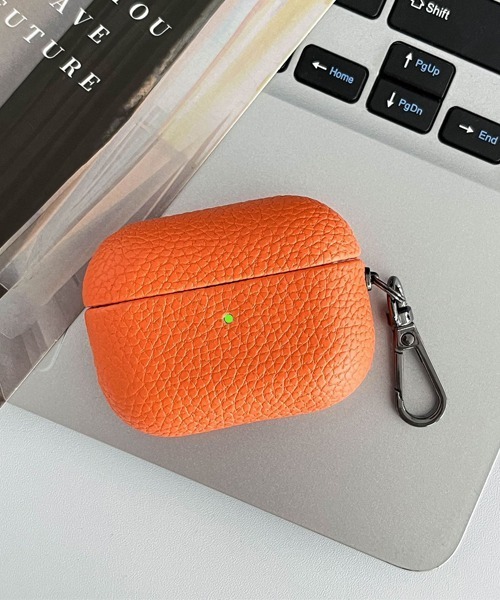Fun & Daily（ファンアンドデイリー）の「PUレザーエアポッズケース AirPods Pro 2（ヘッドフォン/イヤホン・レディース・グレー/ブラック/グリーン/ブラウン/オレンジ/パープル・FREE）」の15枚目の写真