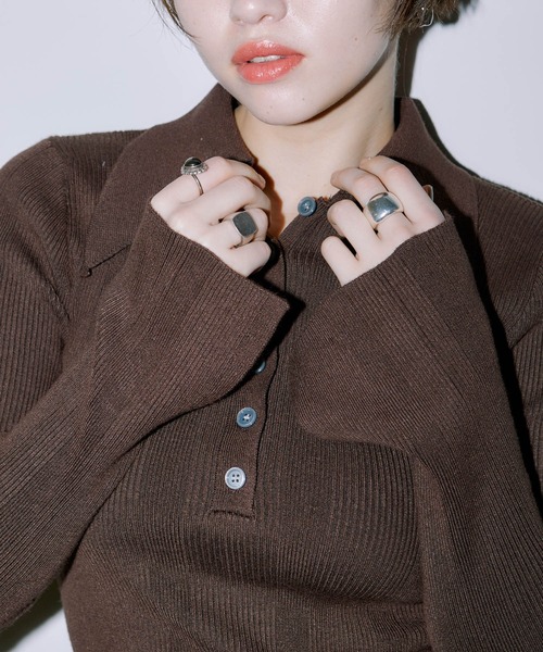 LIENCOEUR(リアンクール)の「ビッグカラーハーフボタンリブニット(ニット/セーター・レディース・ブラック/ブラウン/ミント・FREE)」の4枚目の写真