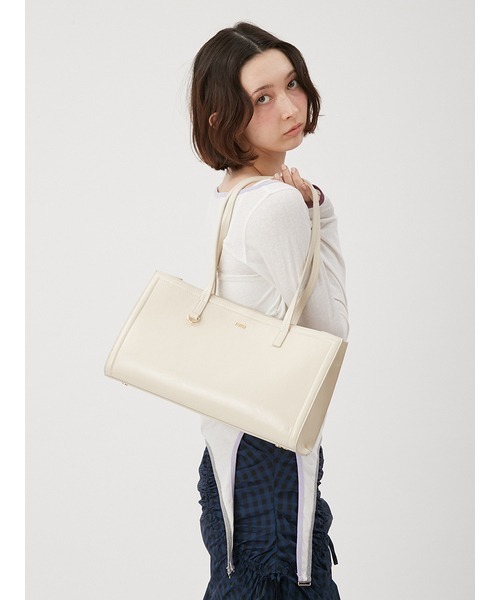 FURFUR(ファーファー)の「【WEB限定カラー】ワイドトートバッグ(トートバッグ・レディース・ブラウン/ピンク/ブラック/グレイッシュベージュ/オリーブ/アイボリー・FREE)」の15枚目の写真