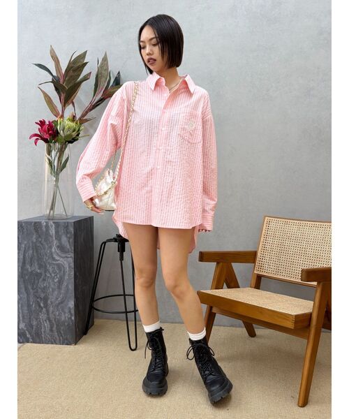 EVRIS（エヴリス）の「SUNNYモチーフストライプオーバーサイズシャツ（シャツ/ブラウス・レディース・ブルー/ホワイト/ピンク/グリーン・FREE）」の10枚目の写真