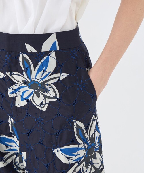 美品】トゥモローランド アイレットフルールストレートパンツ 花柄