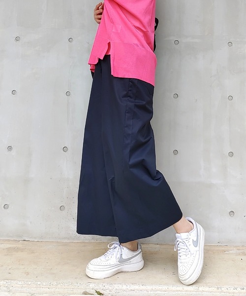 Q（キュー）の「ワイドストレートパンツ（スラックス・レディース・ネイビー/ベビーピンク/ライトオリーブ・MEDIUM）」の17枚目の写真