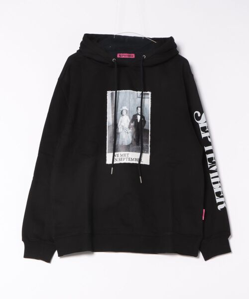 September(セプテンバー)の「《SEPTEMBER(セプテンバー)》photo hoodie(パーカー・レディース・ブラック/ホワイト/ベージュ・MEDIUM/SMALL)」の2枚目の写真