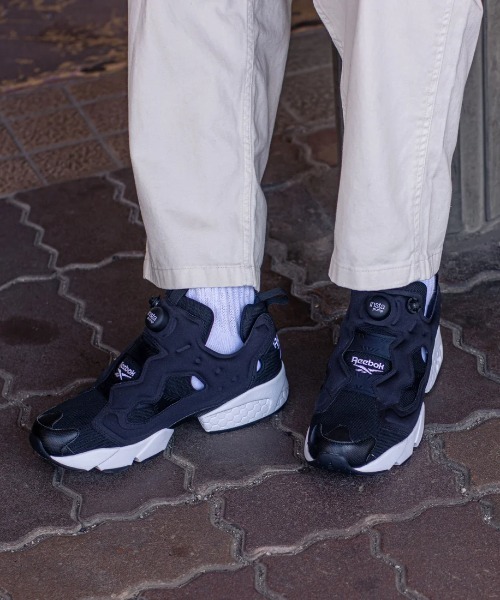 Reebok(リーボック)の「インスタ ポンプフューリー 94 / INSTAPUMP FURY 94(スニーカー・メンズ・ホワイト/ブラック/アイボリー/ブラック×ホワイト・23.5cm/30.0cm/24.0cm/26.0cm/29.0cm/24.5cm/25.5cm/23.0cm/28.0cm/26.5cm/25.0cm/27.0cm/27.5cm/28.5cm)」の4枚目の写真