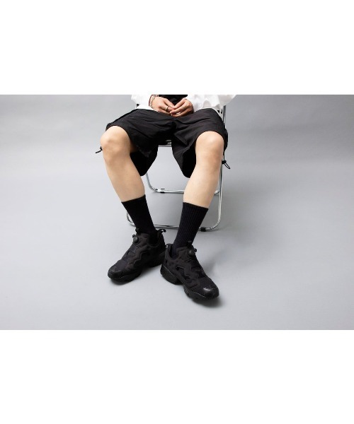 Reebok(リーボック)の「インスタ ポンプフューリー 94 / INSTAPUMP FURY 94(スニーカー・メンズ・ホワイト/ブラック/アイボリー/ブラック×ホワイト・23.5cm/30.0cm/24.0cm/26.0cm/29.0cm/24.5cm/25.5cm/23.0cm/28.0cm/26.5cm/25.0cm/27.0cm/27.5cm/28.5cm)」の12枚目の写真