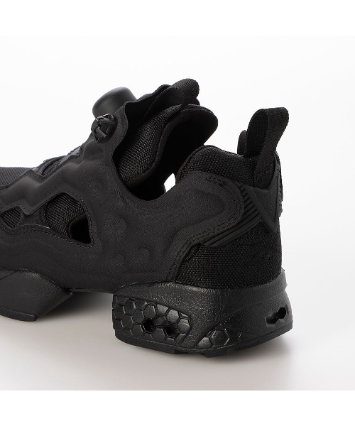 Reebok(リーボック)の「インスタ ポンプフューリー 94 / INSTAPUMP FURY 94(スニーカー・メンズ・ホワイト/ブラック/アイボリー/ブラック×ホワイト/ネイビー・23.5cm/30.0cm/24.0cm/26.0cm/29.0cm/24.5cm/25.5cm/23.0cm/28.0cm/26.5cm/25.0cm/27.0cm/27.5cm/28.5cm/31cm)」の22枚目の写真